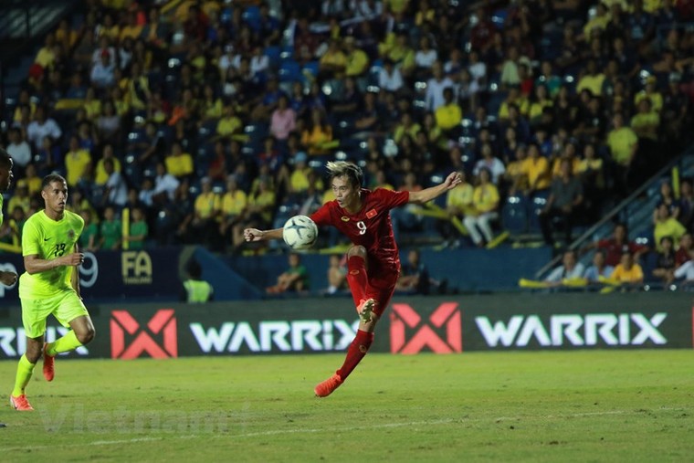 Hình ảnh đáng nhớ của đội tuyển Việt Nam ở chung kết King's Cup ảnh 2