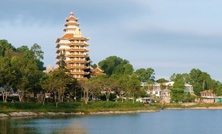 Phát triển nhiều sản phẩm, dịch vụ du lịch ở Núi Cấm - An Giang ảnh 2