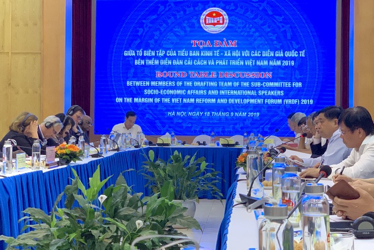 Trao đổi kinh nghiệm quốc tế, xây dựng chiến lược phát triển kinh tế xã hội ảnh 1