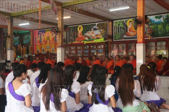 Đồng bào Khmer Sóc Trăng vui đón lễ Sene Đônta ảnh 2