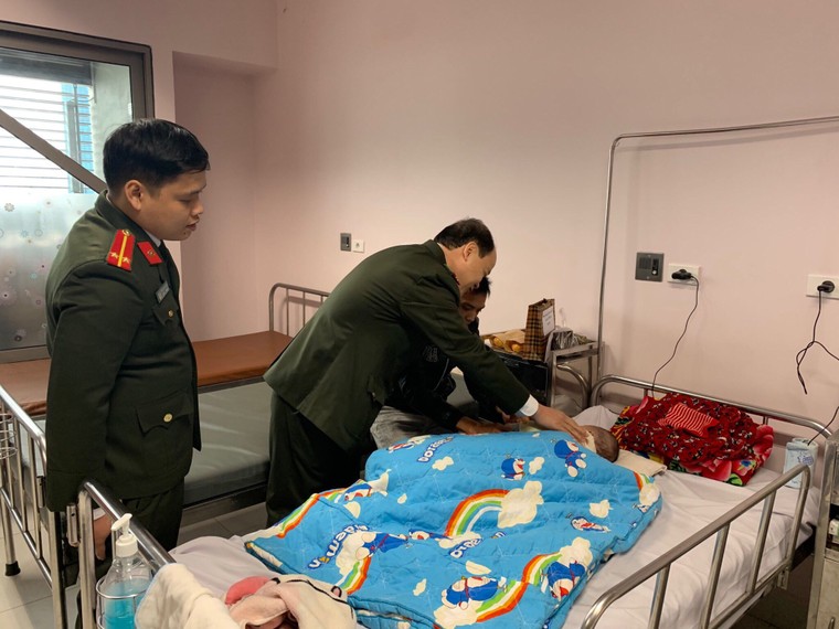 Mang Tết sớm đến với những bệnh nhân tại Bệnh viện Nhi Trung ương ảnh 1