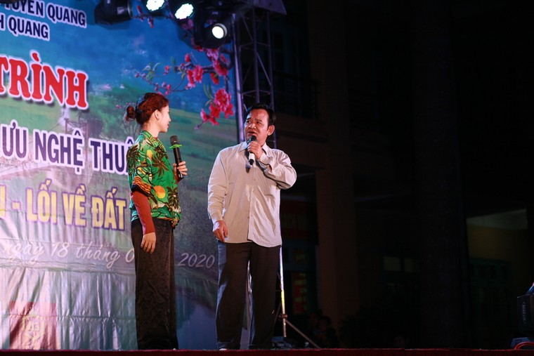 Ca sĩ Mai Trần Lâm tổ chức đêm nhạc từ thiện tại quê nhà Tuyên Quang ảnh 1