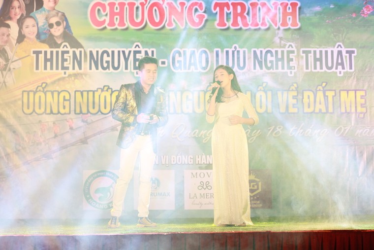 Ca sĩ Mai Trần Lâm tổ chức đêm nhạc từ thiện tại quê nhà Tuyên Quang ảnh 2