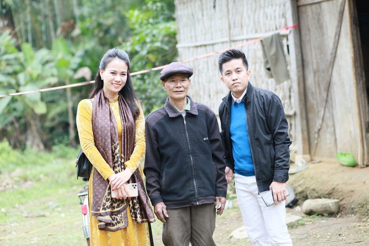 Ca sĩ Mai Trần Lâm tổ chức đêm nhạc từ thiện tại quê nhà Tuyên Quang ảnh 8