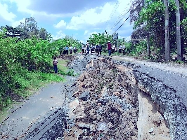 Khô hạn ở Cà Mau, nhiều công trình sụp lún, hư hỏng ảnh 2