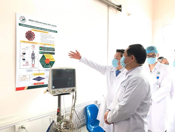 Bí thư Vương Đình Huệ kiểm tra công tác phòng chống dịch Covid-19 tại bệnh viện ảnh 1