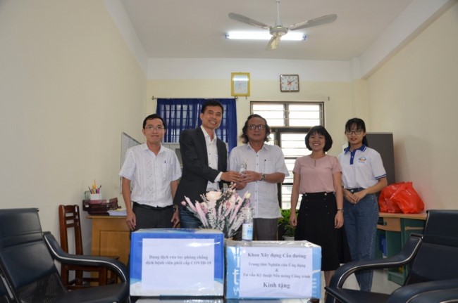 Trường học hối hả khử khuẩn, lên phương án an toàn đón học sinh trở lại ảnh 1