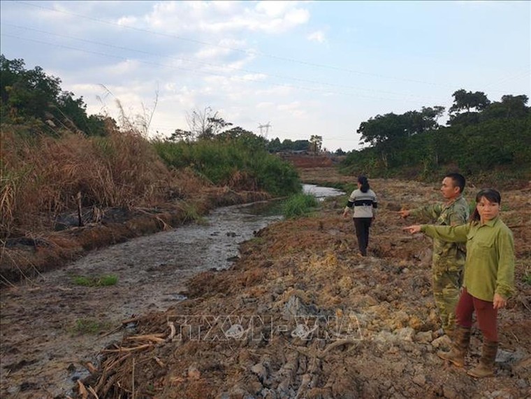 Kiểm tra, xử lý cơ sở tái chế giấy gây ô nhiễm, xả thải ra môi trường ảnh 1