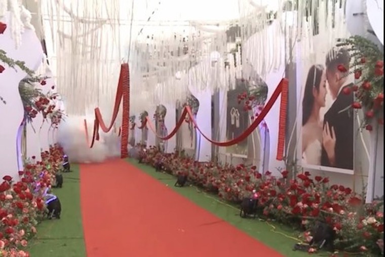 Công an vào cuộc điều tra xử lý vụ đốt pháo để ăn mừng đám cưới tại Hà Nội ảnh 1