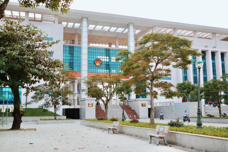 Trường chuyên được ưu ái đến cỡ nào? ảnh 1