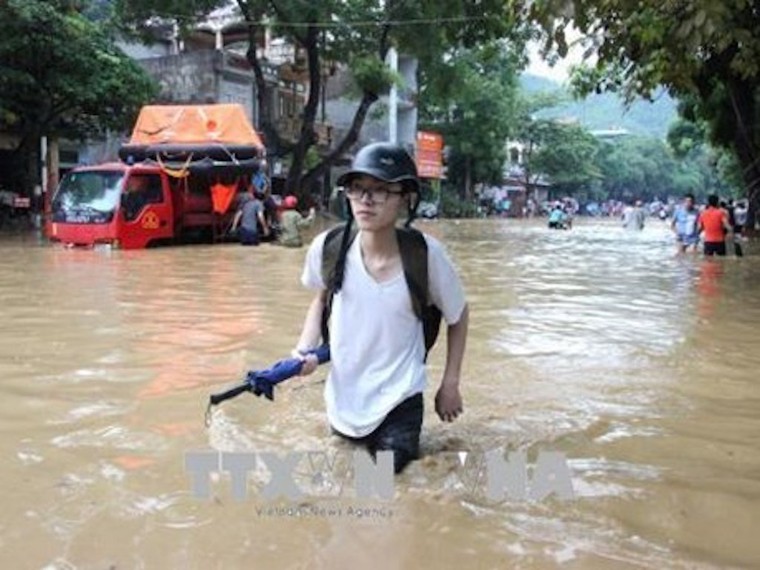 Chủ động phương án thi Tốt nghiệp THPT trong điều kiện mưa lũ ảnh 1