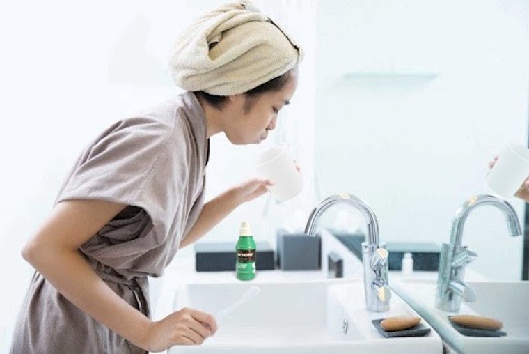 Sát khuẩn vùng họng – biện pháp chủ động phòng lây nhiễm dịch bệnh nơi công cộng ảnh 1