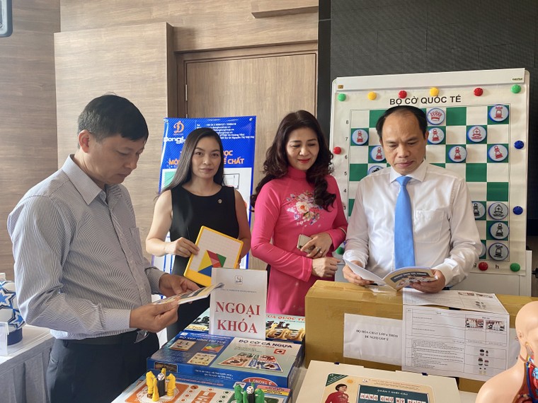 Tháng 10 sẽ ban hành danh mục thiết bị dạy học tối thiểu lớp 2, lớp 6 ảnh 2