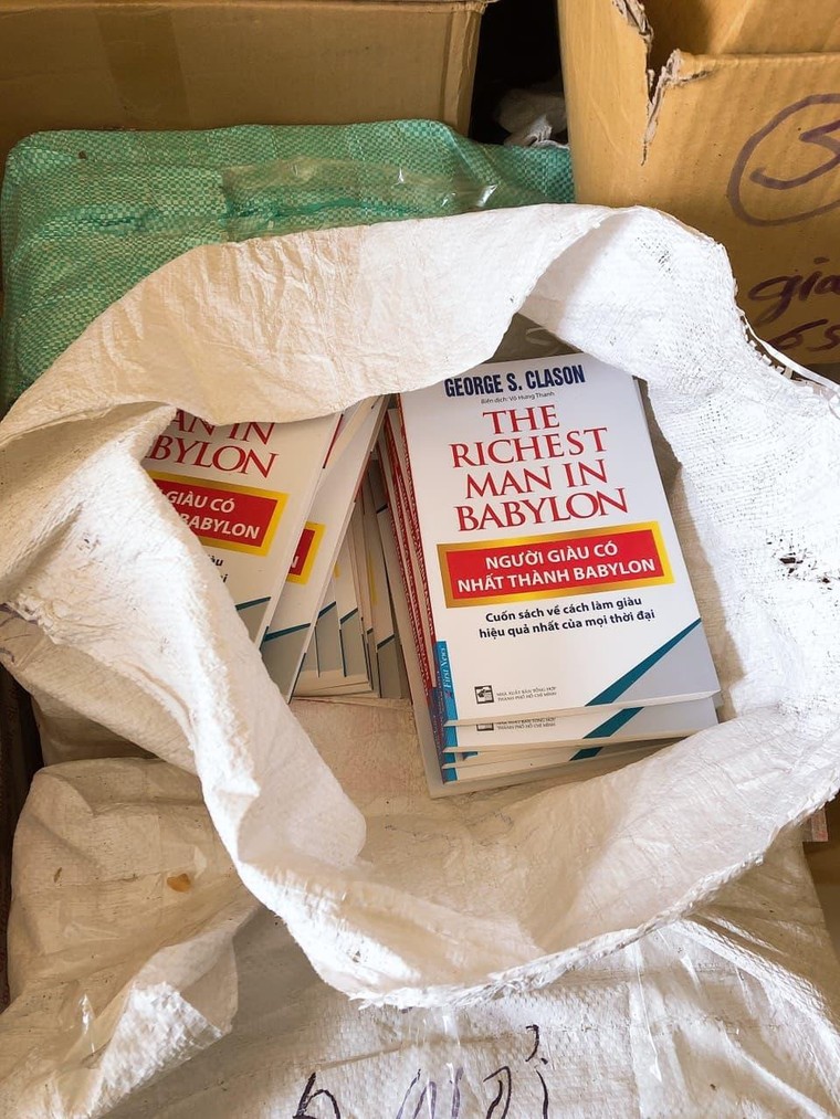 Triệt phá cơ sở tàng trữ hơn 40 nghìn cuốn sách lậu tại Hà Nội ảnh 9