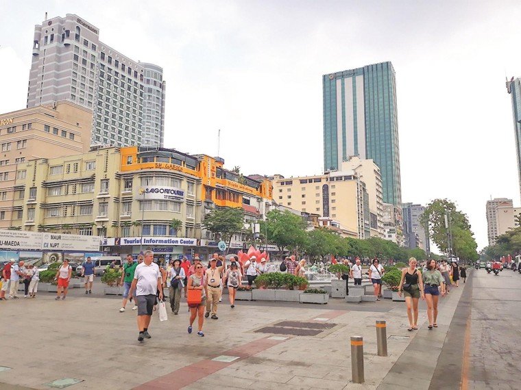 Ngành du lịch hậu COVID-19: Phục hồi chậm, phải thay đổi cả ‘chất’ và ‘lượng’ ảnh 1