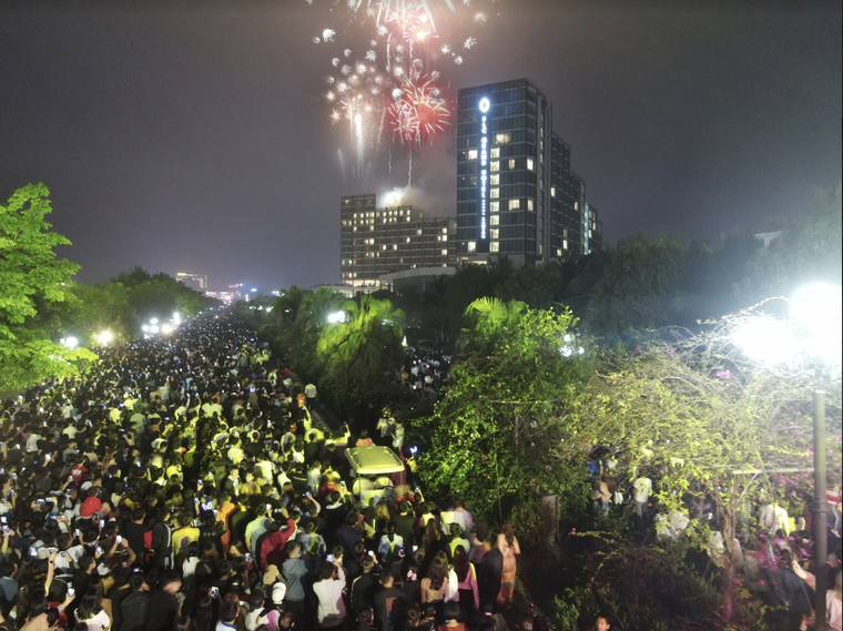 Hàng vạn du khách dự khai mạc lễ hội hoa tại Sầm Sơn ảnh 12