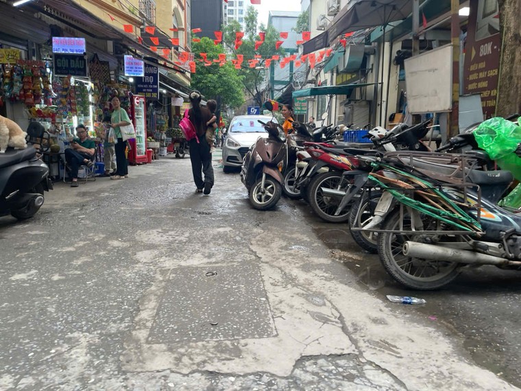 Hà Nội: Tái diễn vi phạm trật tự đô thị tại phường Láng ảnh 5