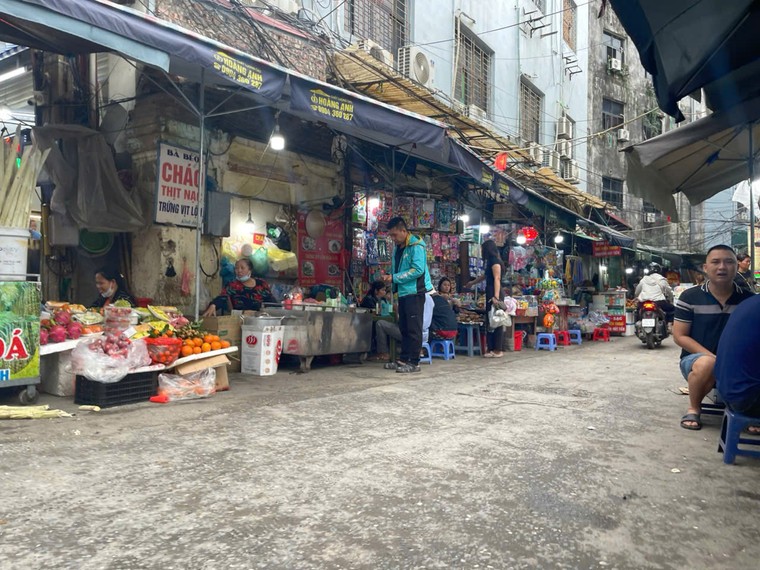 Hà Nội: Tái diễn vi phạm trật tự đô thị tại phường Láng ảnh 3