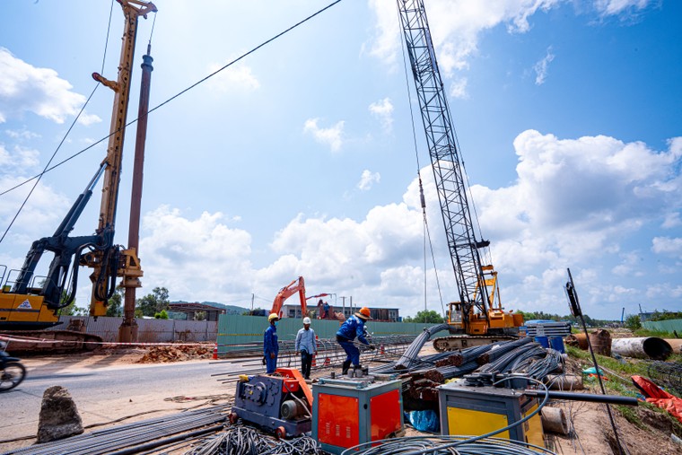 Sun Group tăng tốc thi công trục xương sống DT975 và tàu điện LRT tại Phú Quốc ảnh 2