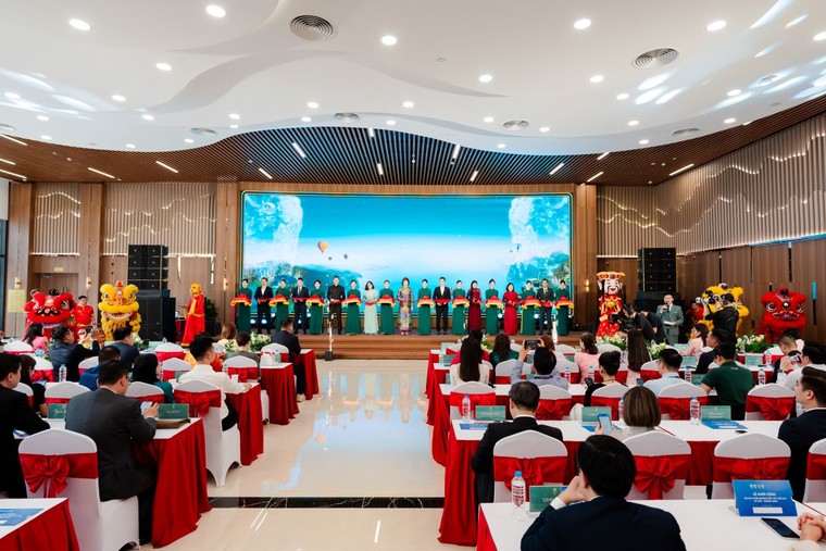 Ba “cú hích” dồn dập đưa Vinhomes Global Gate Hạ Long vào giai đoạn tăng tốc ảnh 1