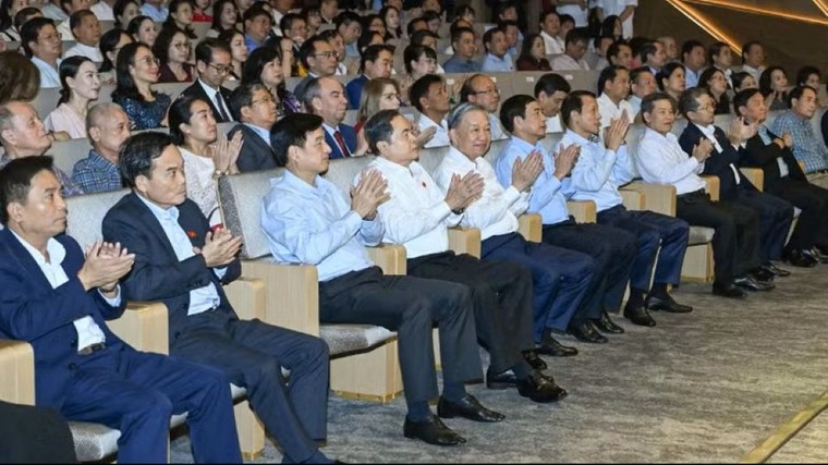 Chương trình nghệ thuật “Tổ quốc trong tim” chào mừng Kỳ họp thứ Nhất, Quốc hội Khóa XVI ảnh 1