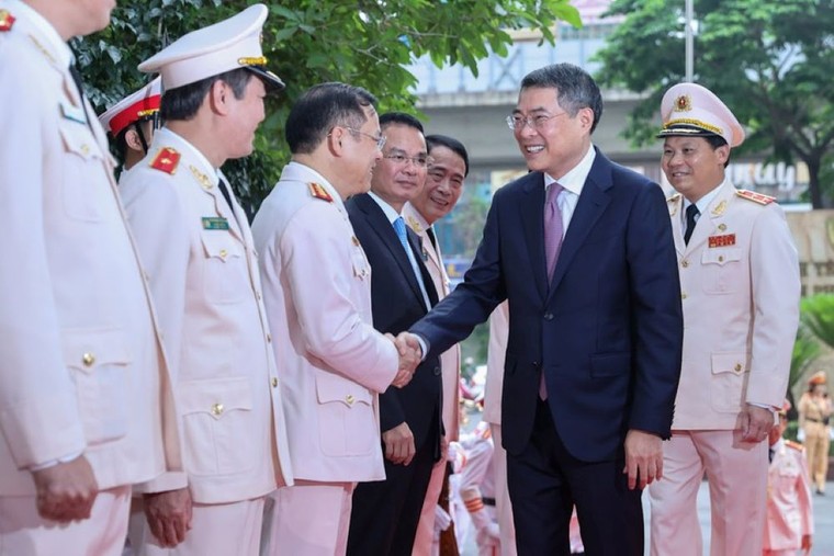 Thủ tướng Lê Minh Hưng: Tên gọi "Cảnh sát hình sự" mãi là niềm tin cậy của Nhân dân ảnh 1