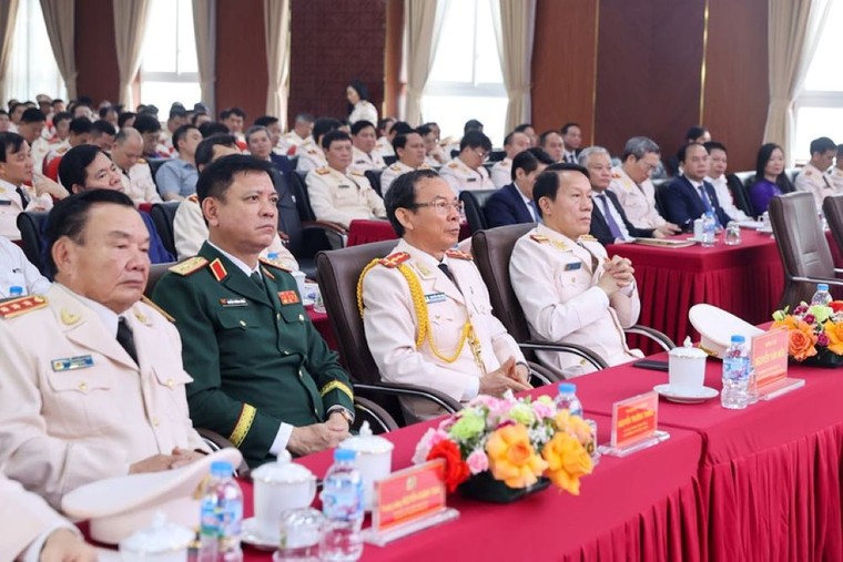 Thủ tướng Lê Minh Hưng: Tên gọi "Cảnh sát hình sự" mãi là niềm tin cậy của Nhân dân ảnh 5