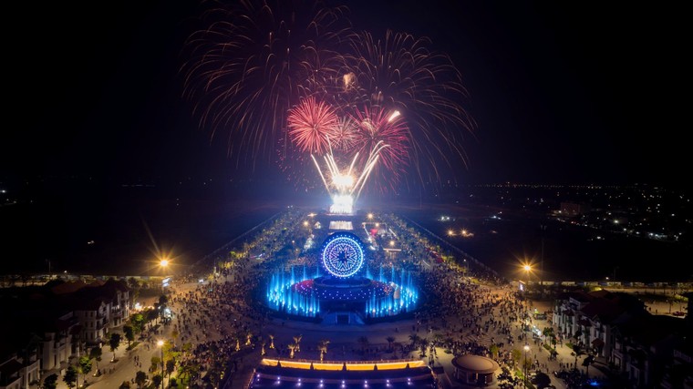 Không khí chơi lễ rộn ràng tại các thủ phủ du lịch “hot” nhất từ Nam chí Bắc ảnh 6