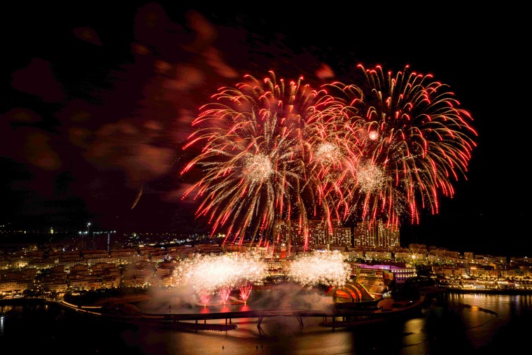 Không khí chơi lễ rộn ràng tại các thủ phủ du lịch “hot” nhất từ Nam chí Bắc ảnh 11