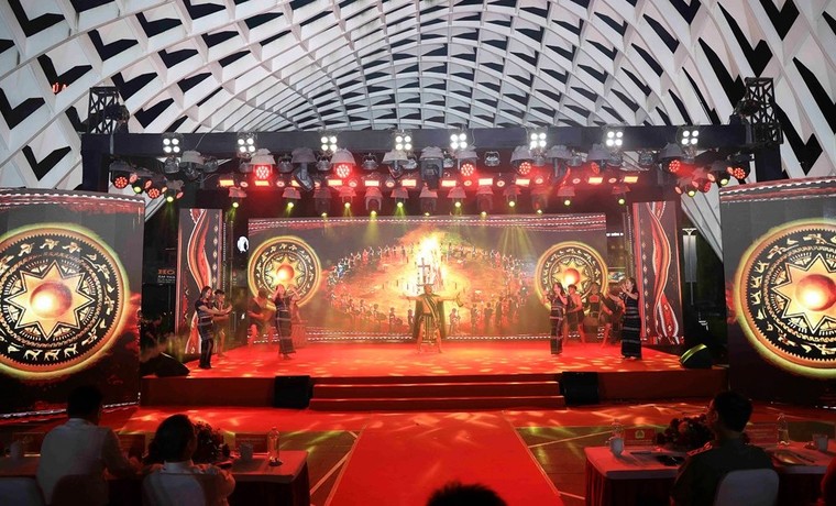 Khai mạc chuỗi sự kiện “Tổ quốc bình yên”: Lan tỏa giá trị văn hóa, khơi dậy niềm tự hào dân tộc ảnh 3