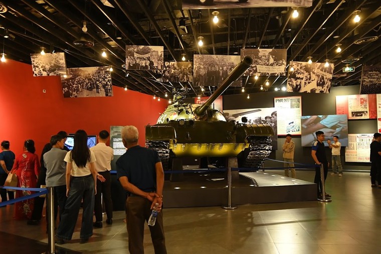 Ngược thời gian về với những “nhân chứng” lịch sử tại Bảo tàng Lịch sử Quân sự Việt Nam ảnh 1