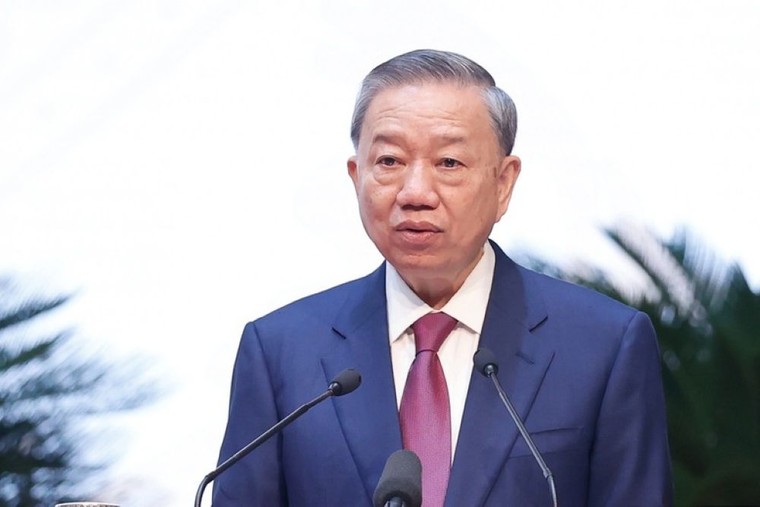 Ánh sáng Hồ Chí Minh soi đường cho chúng ta đi ảnh 1