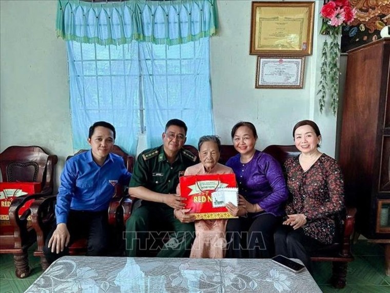 Đạo lý và trách nhiệm với người có công ảnh 1