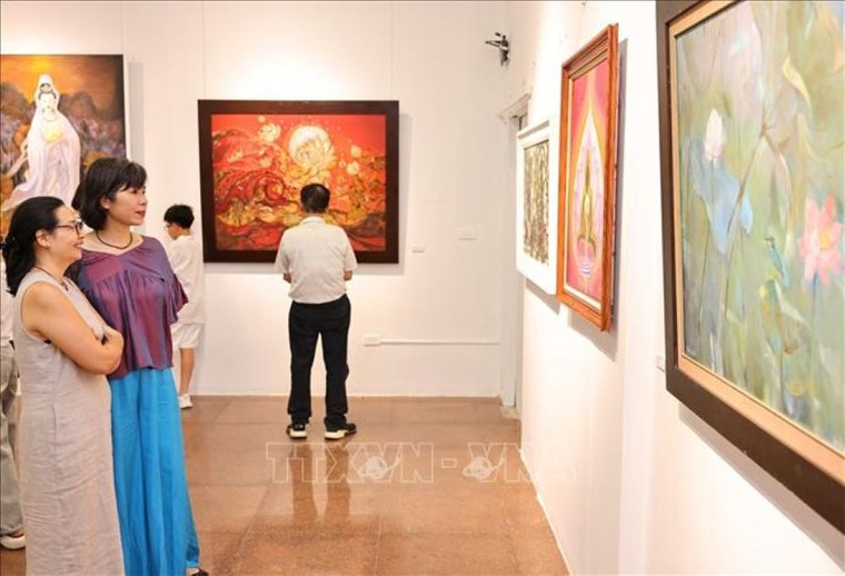 Nghệ thuật kết nối cái đẹp với ánh sáng từ bi, trí tuệ của Đạo Phật ảnh 2
