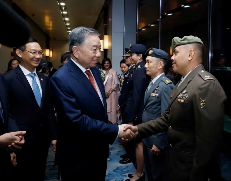 Tổng Bí thư, Chủ tịch nước Tô Lâm và Phu nhân bắt đầu thăm cấp Nhà nước Cộng hòa Singapore ảnh 1