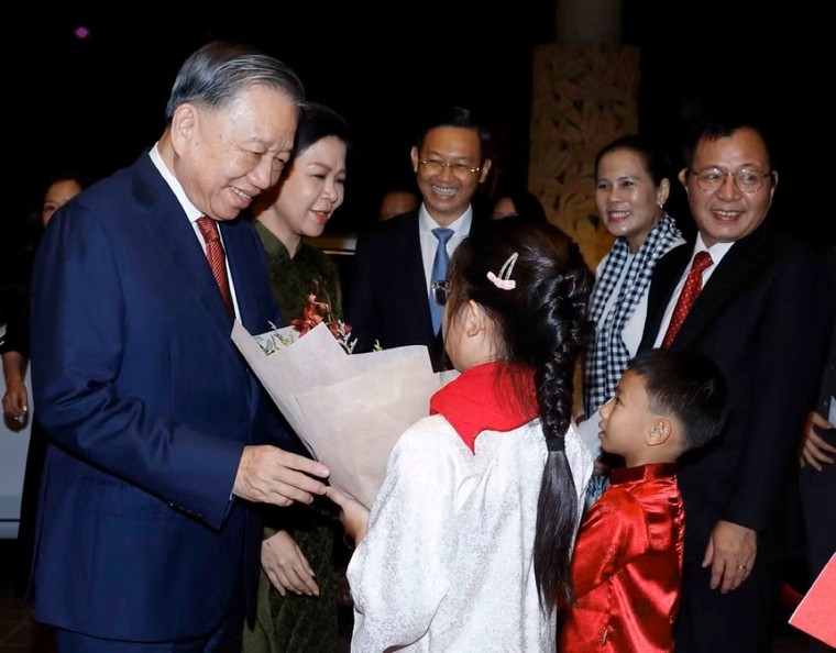 Tổng Bí thư, Chủ tịch nước Tô Lâm và Phu nhân bắt đầu thăm cấp Nhà nước Cộng hòa Singapore ảnh 2