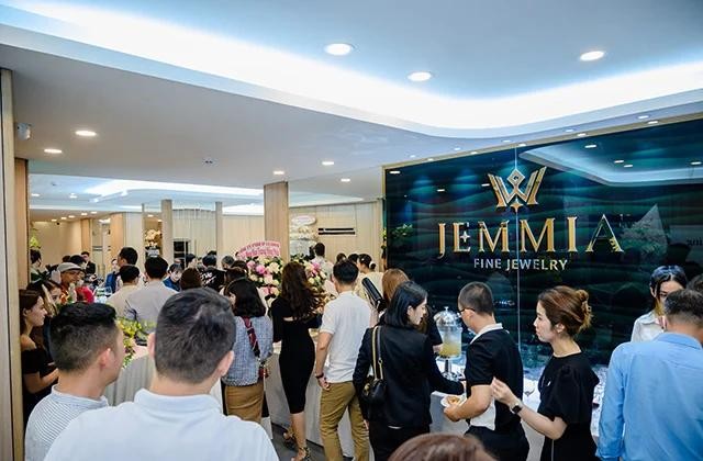 Nghịch lý doanh nghiệp kim cương: Sản phẩm giá cao, vốn điều lệ "khiêm tốn" ảnh 1