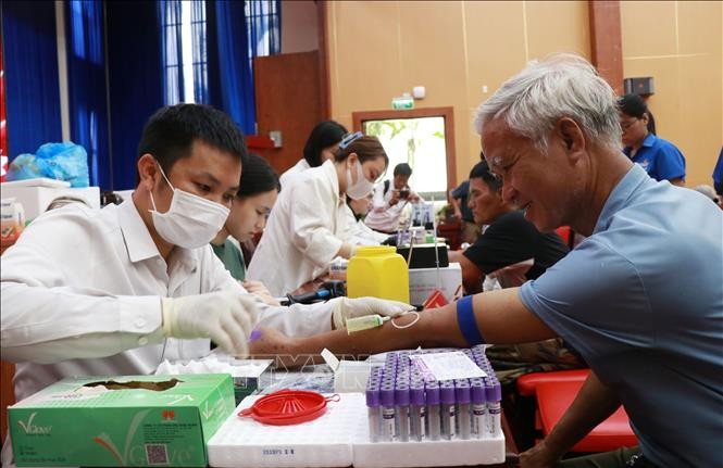 Tri ân những người nằm xuống, viết tiếp khát vọng non sông ảnh 1