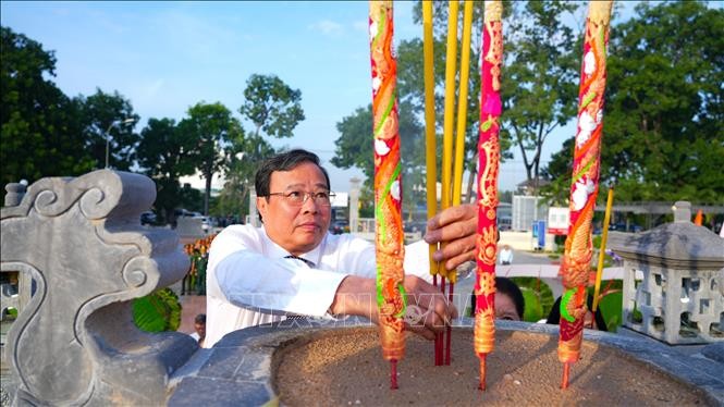 Tri ân những người nằm xuống, viết tiếp khát vọng non sông ảnh 2