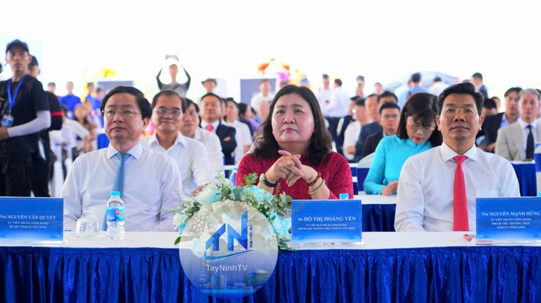 Khởi công Nhà máy điện mặt trời Dầu Tiếng 5 ảnh 1