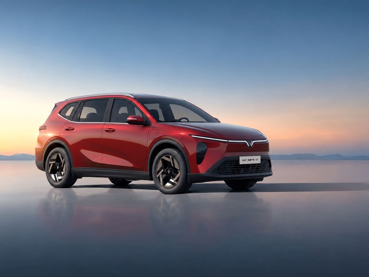 VinFast VF MPV 7 miễn phí sạc tới năm 2029, nhẹ chi phí cho những chuyến đi cuối tuần ảnh 1