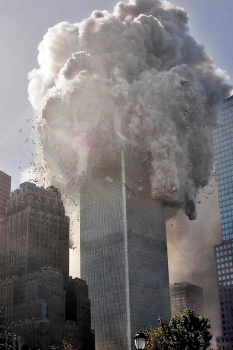 Những khoảnh khắc khó quên trong vụ khủng bố chấn động Mỹ ảnh 5