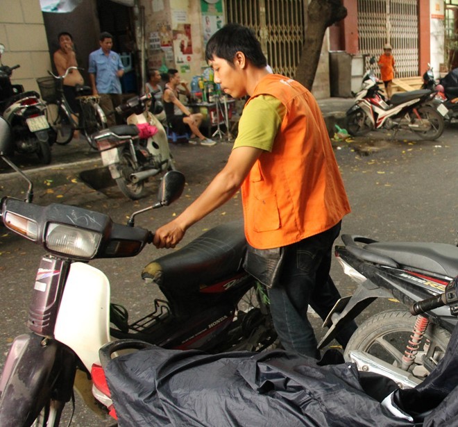 Hai chàng shipper thành ông chủ từ chiếc Dream cũ ảnh 1