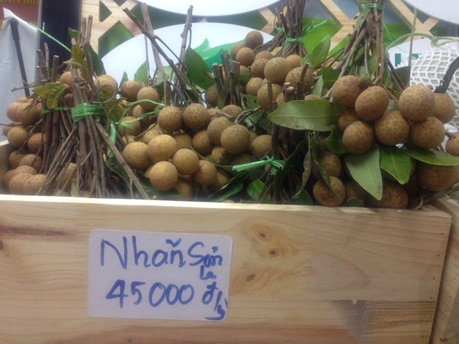 Nhãn Hà Nội chín muộn, mua 5 tặng 1 vẫn ế ảnh 1