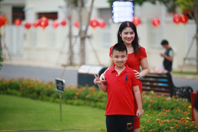 Cư dân Vinhomes Hà Tĩnh hào hứng với đêm hội “Vui trăng cùng Vinhomes” ảnh 1