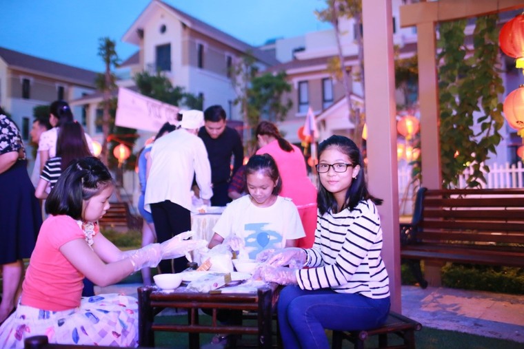 Cư dân Vinhomes Hà Tĩnh hào hứng với đêm hội “Vui trăng cùng Vinhomes” ảnh 2