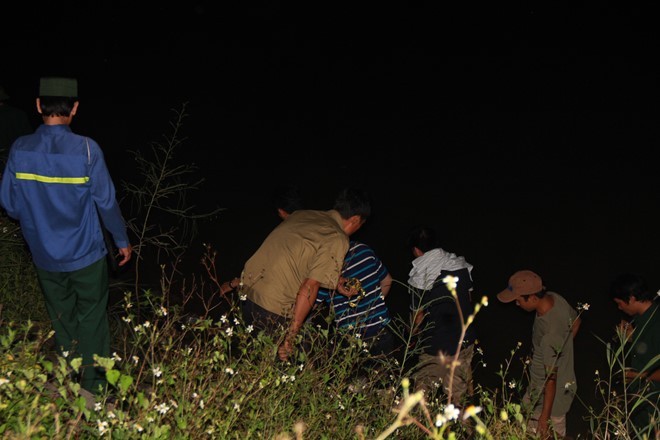 Hàng trăm người xuyên đêm truy lùng kẻ giết 4 bà cháu ảnh 1