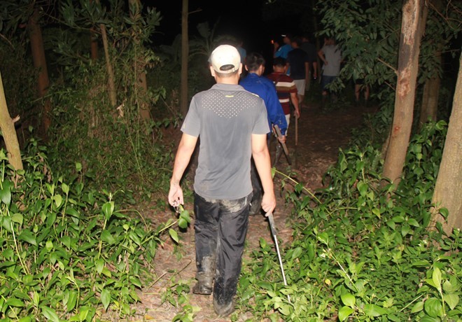 Hàng trăm người xuyên đêm truy lùng kẻ giết 4 bà cháu ảnh 8