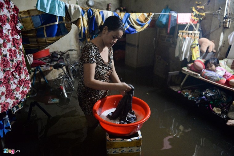 500.000 mỗi lượt đẩy ô tô qua chỗ ngập lụt ảnh 11