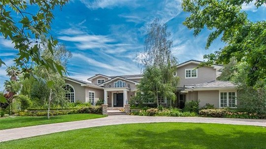 Angelina Jolie tiếp tục “đưa con đi trốn“ ảnh 4